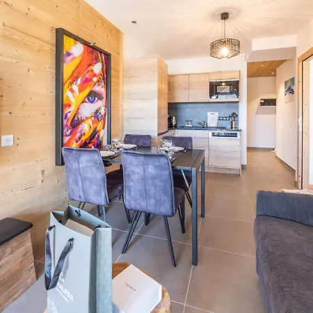 Familial Centre Station Avec Terrasse Sud Et Parking - Fr-1-645-40 Huez