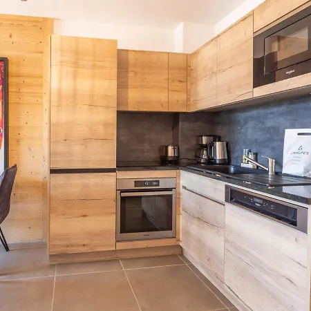 Apartment Familial Centre Station Avec Terrasse Sud Et Parking - Fr-1-645-40